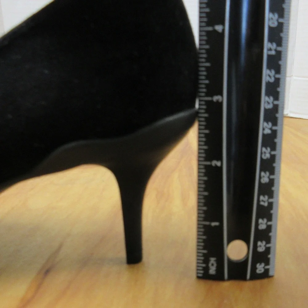 LOGO Lori Goldstein Jesse Black Suede Pointed Toe Mary Jane Pumps Sz 7 Shoes NEW